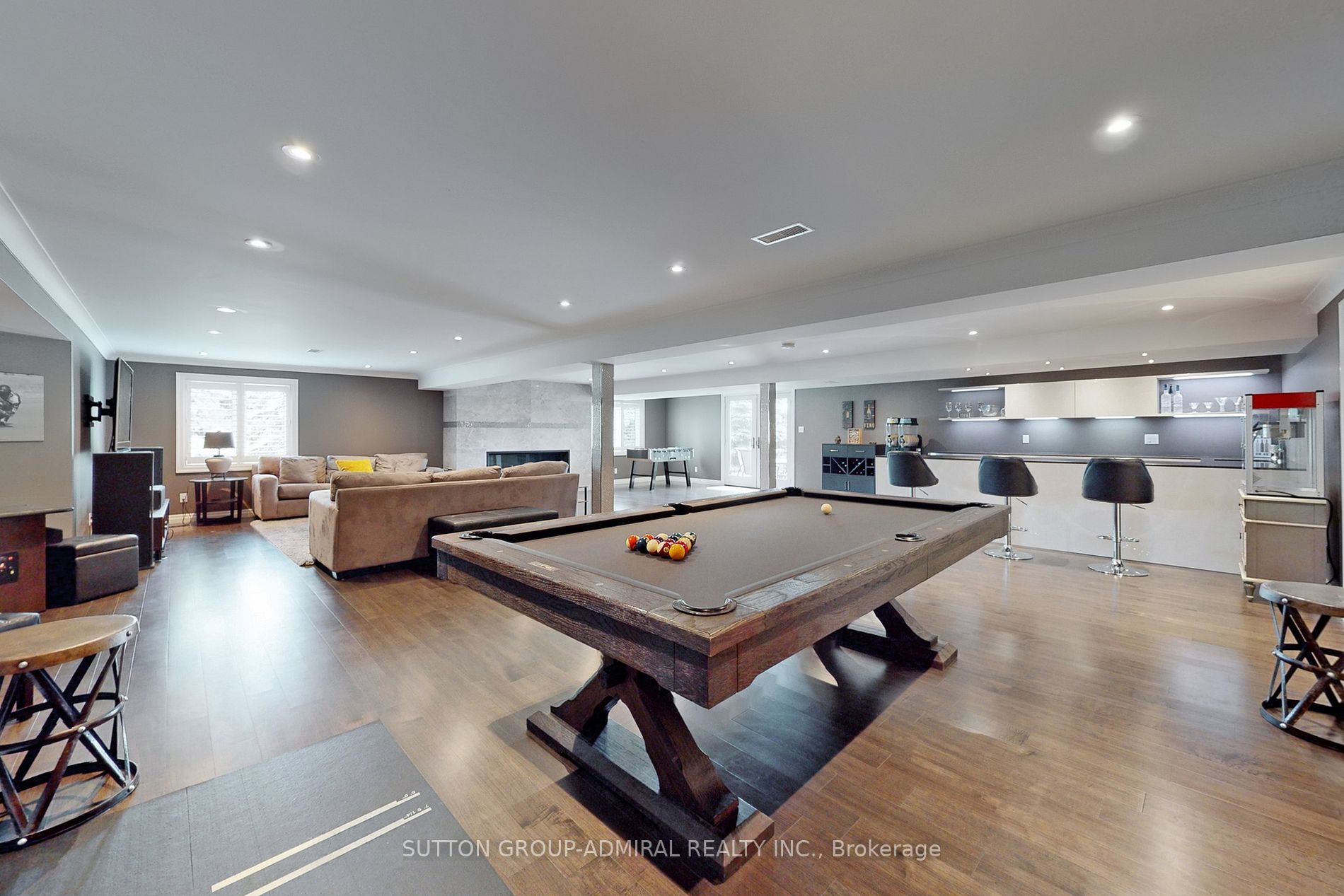 2 Grandview Crescent