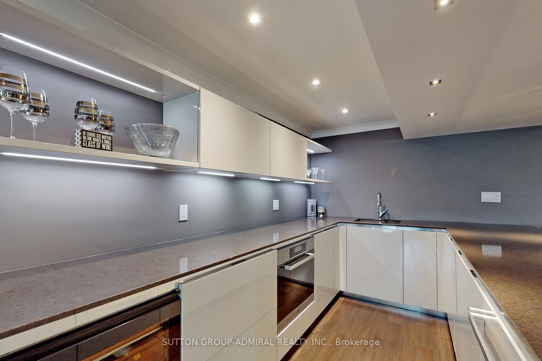 2 Grandview Crescent