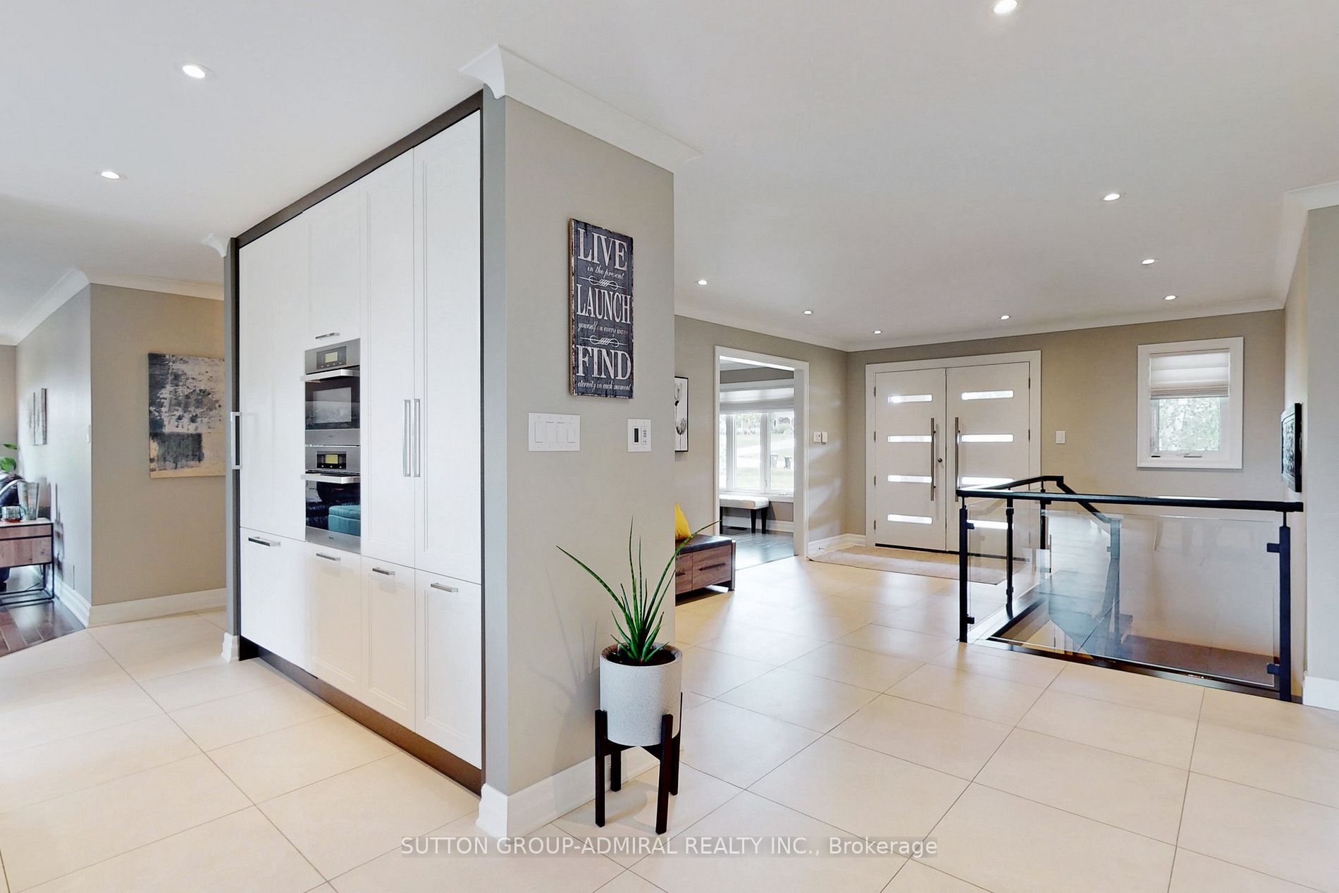 2 Grandview Crescent