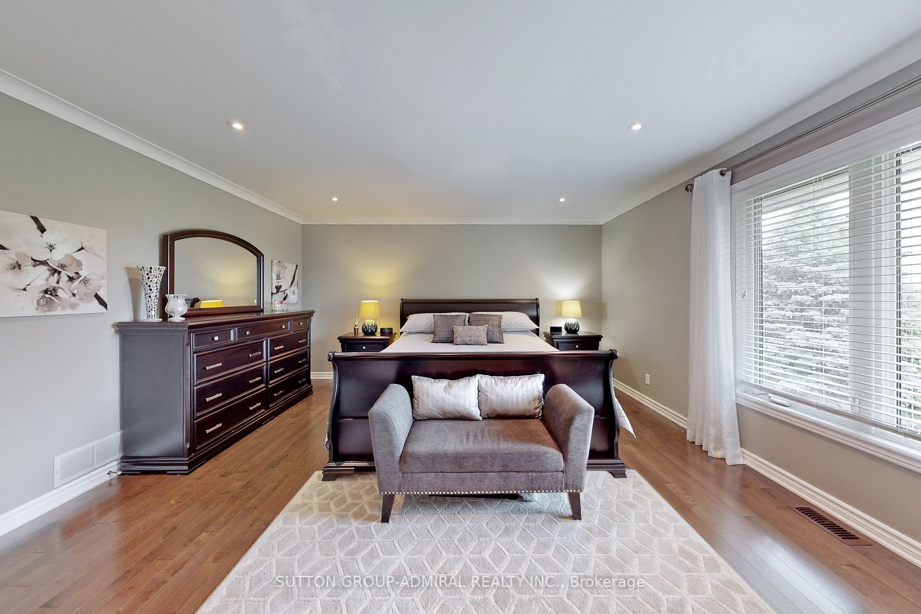 2 Grandview Crescent