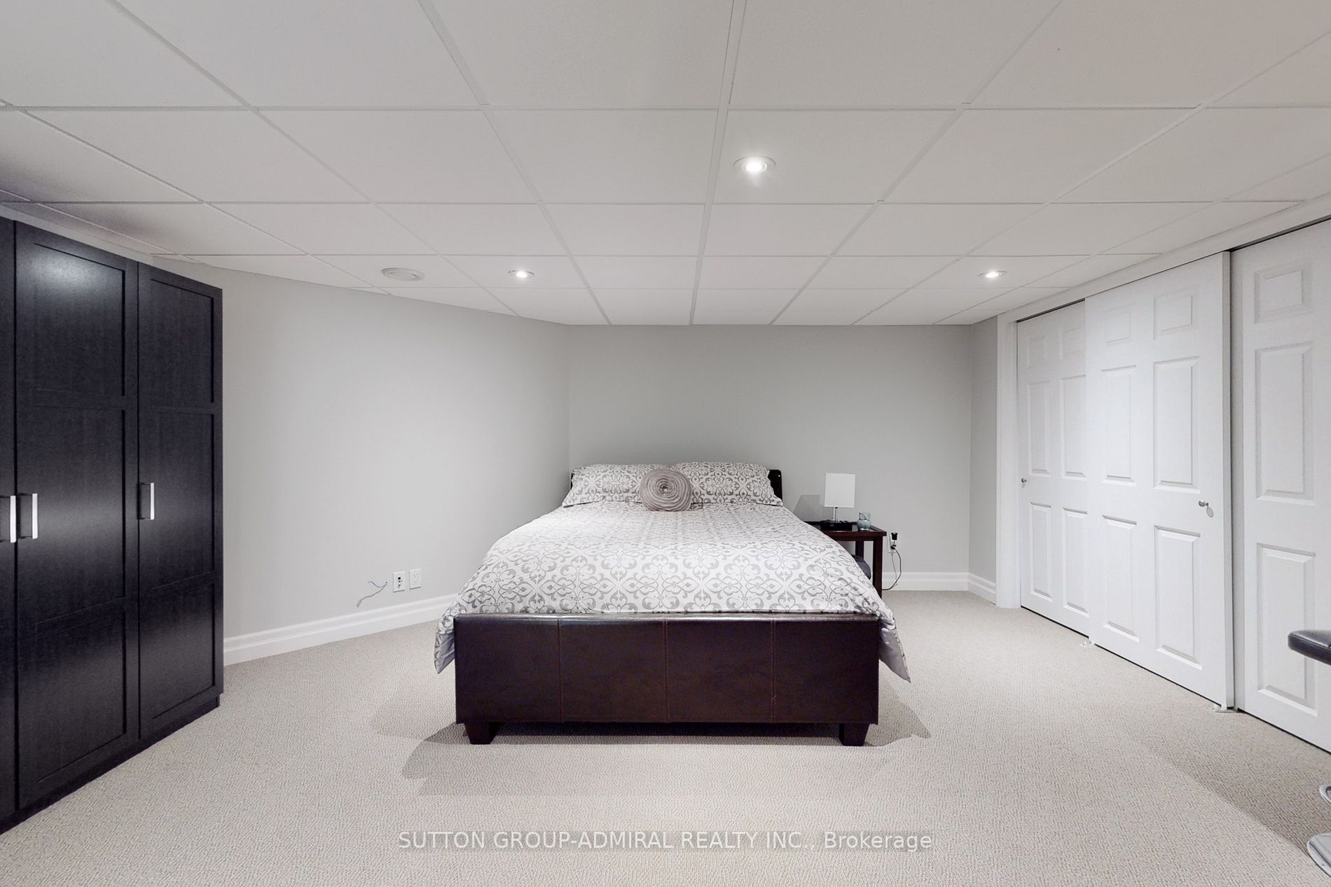 2 Grandview Crescent