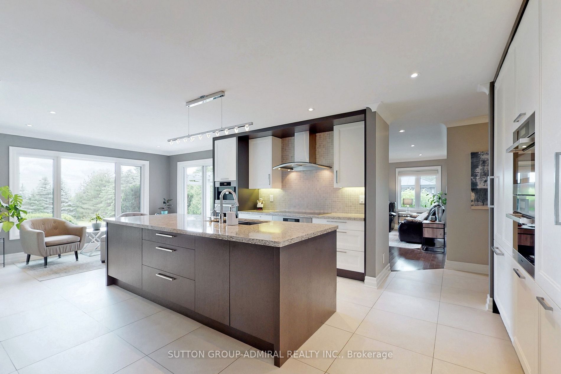 2 Grandview Crescent
