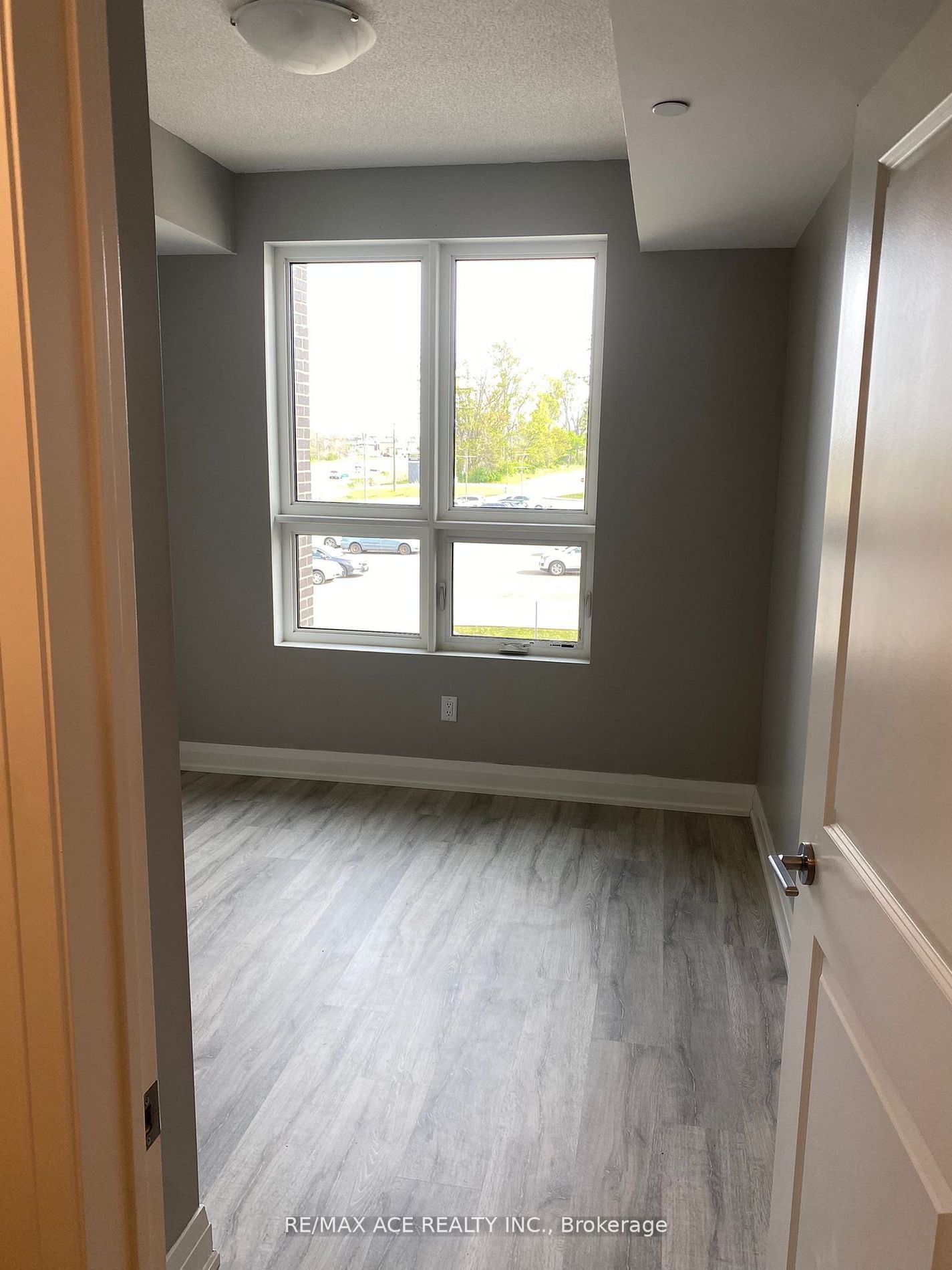 9700 Ninth Line, #315
