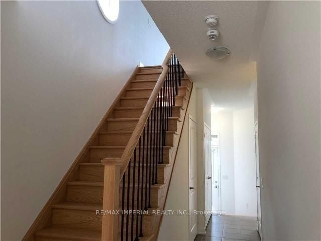 312 Clay Stones St
