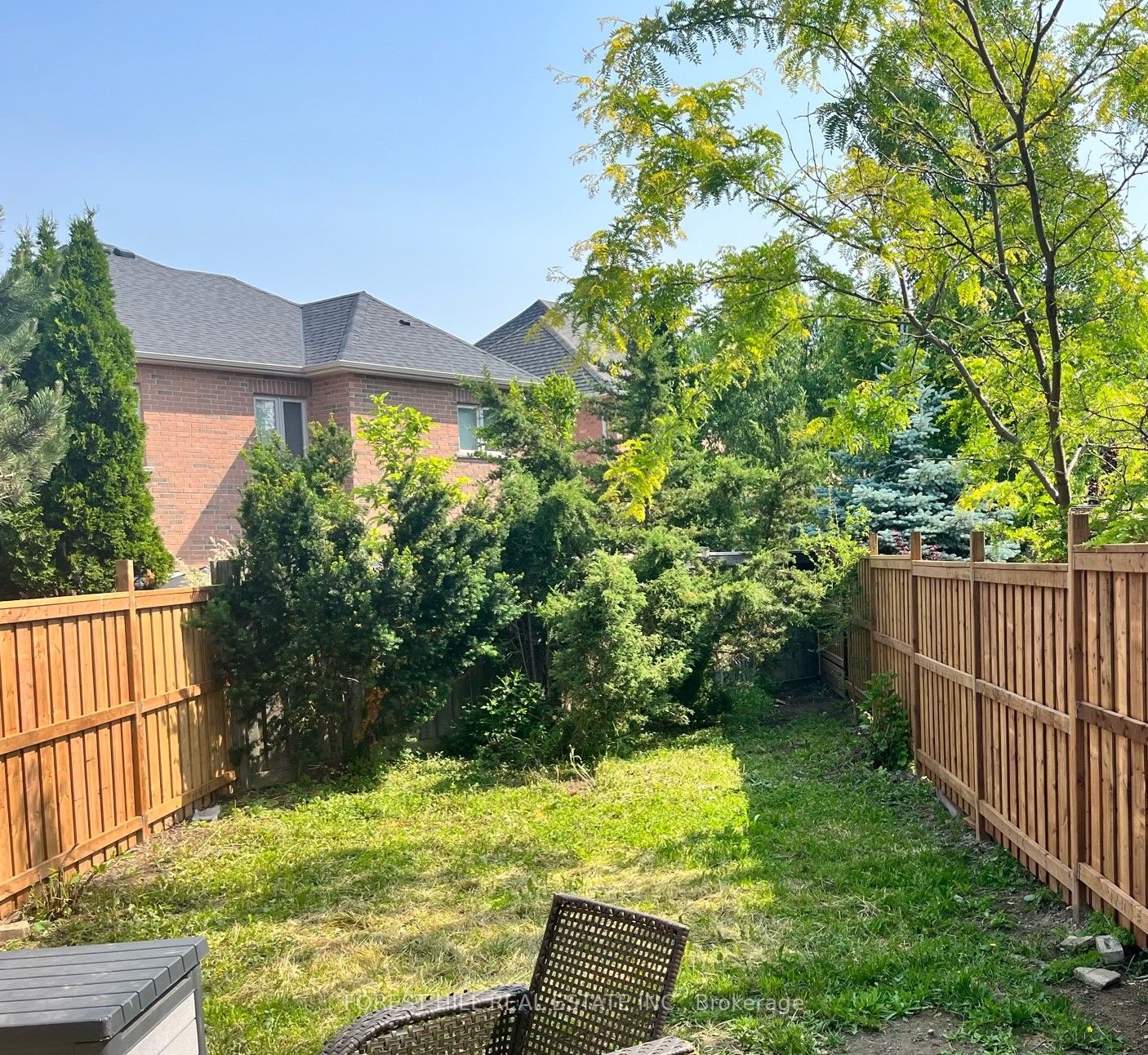 102 Lowther Ave
