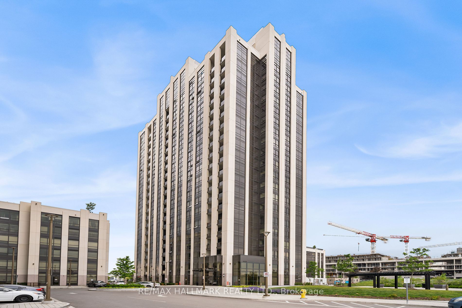 9085 Jane St, #101