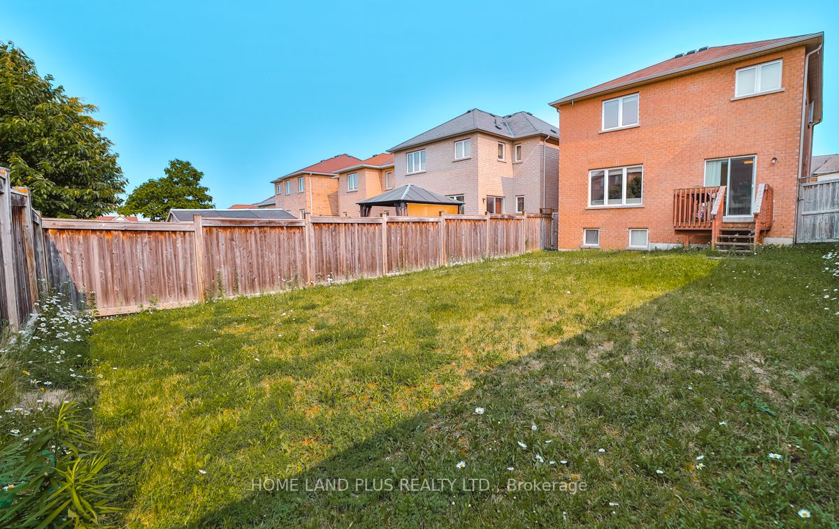 327 Dowson Loop