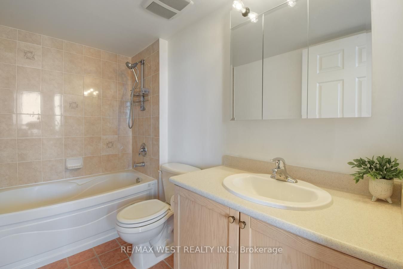 39 Oneida Cres, #Lph19