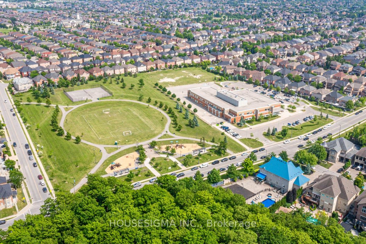 244 Grand Vellore Cres