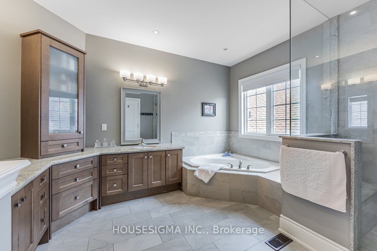 244 Grand Vellore Cres