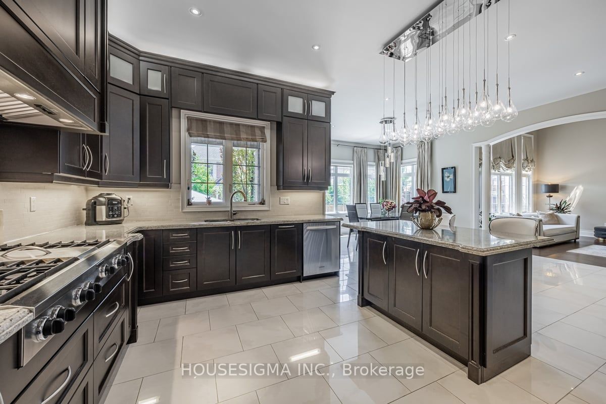 244 Grand Vellore Cres