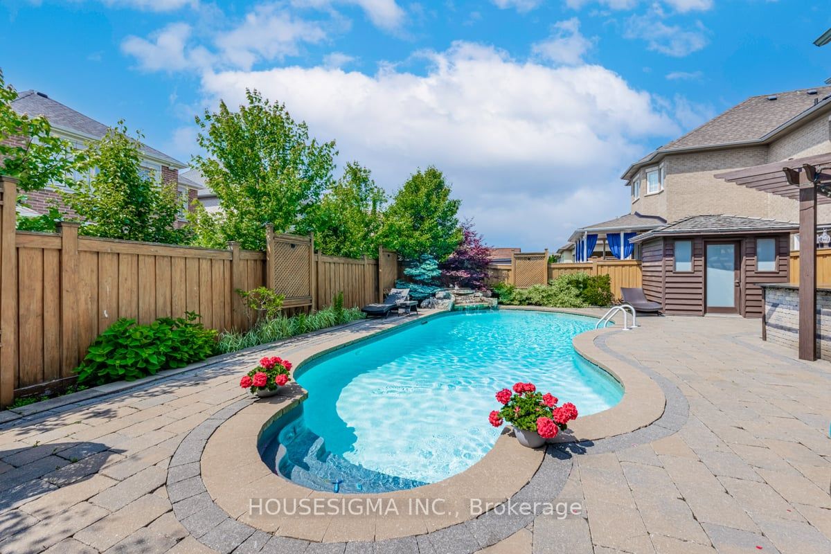 244 Grand Vellore Cres