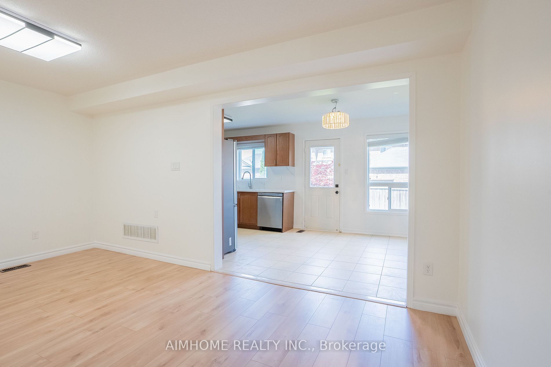 216 Lageer Dr