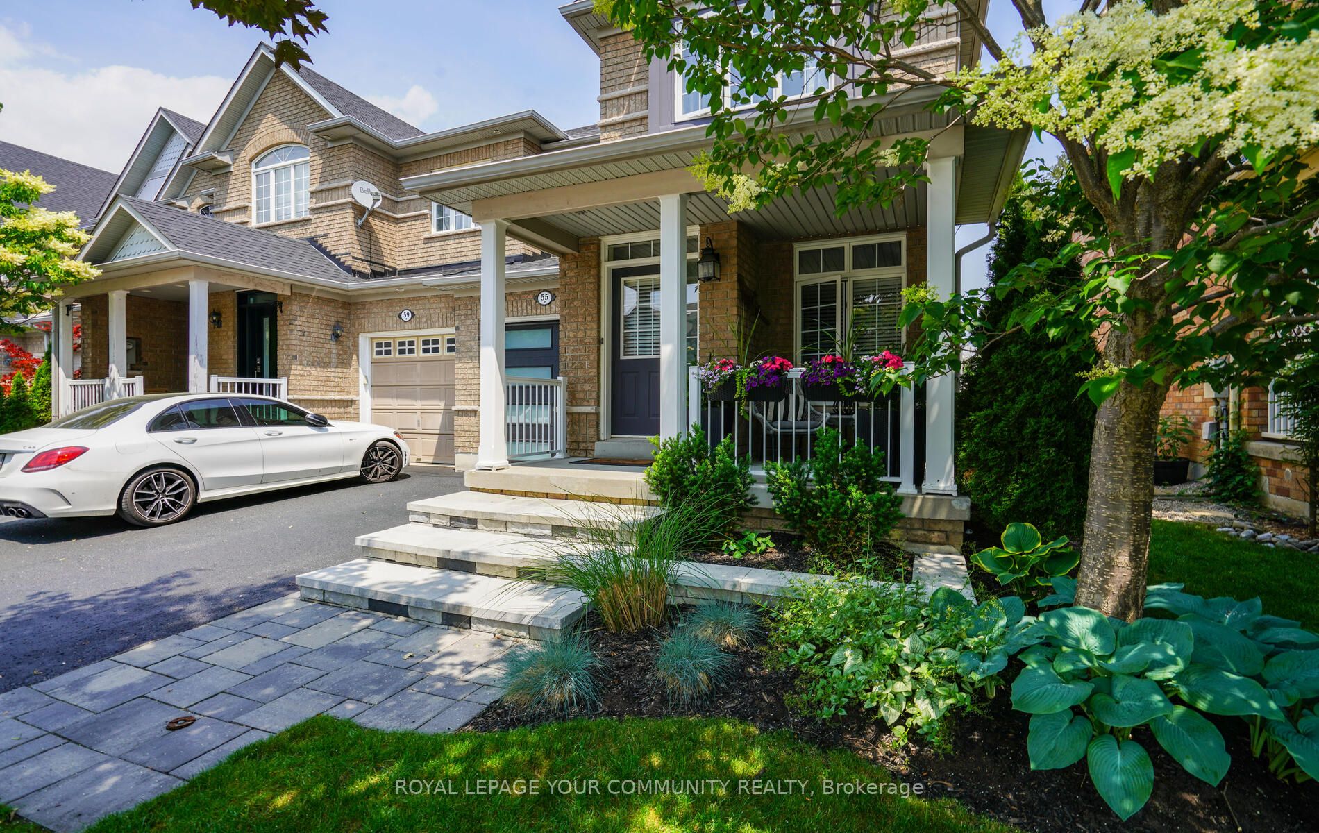 55 Watkins Glen Cres