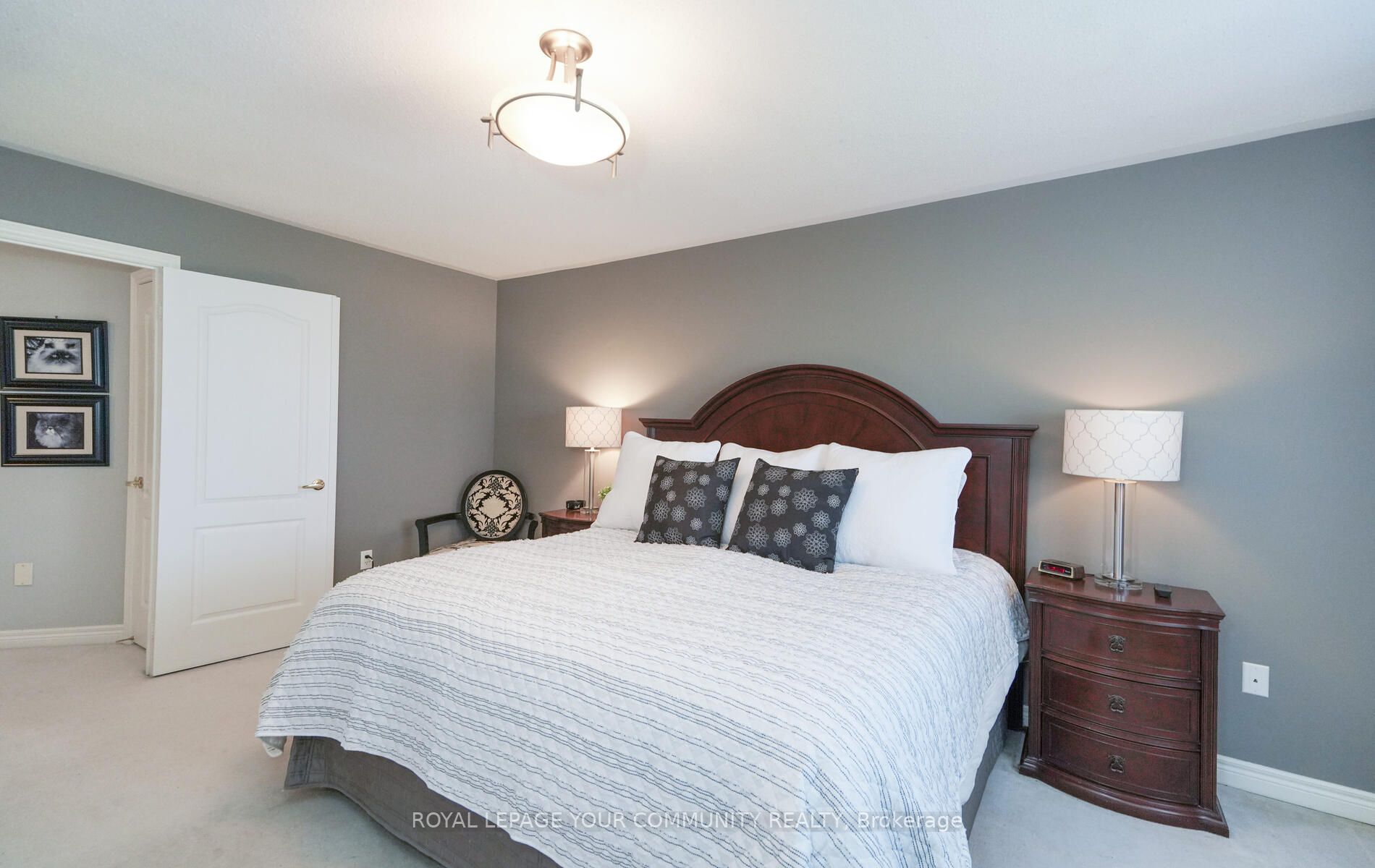 55 Watkins Glen Cres