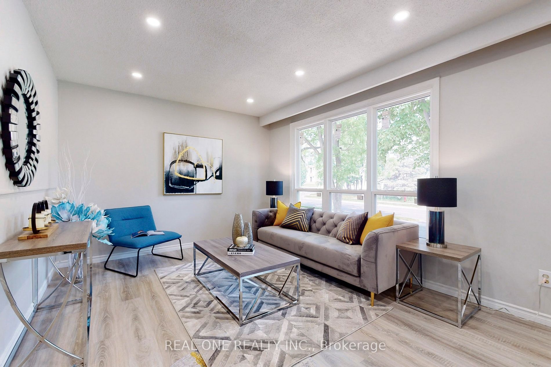 105 Aurora Heights Dr