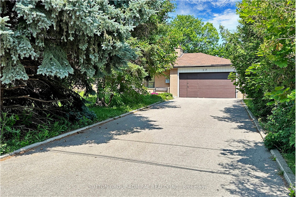 27 Vaughan Blvd, Vaughan