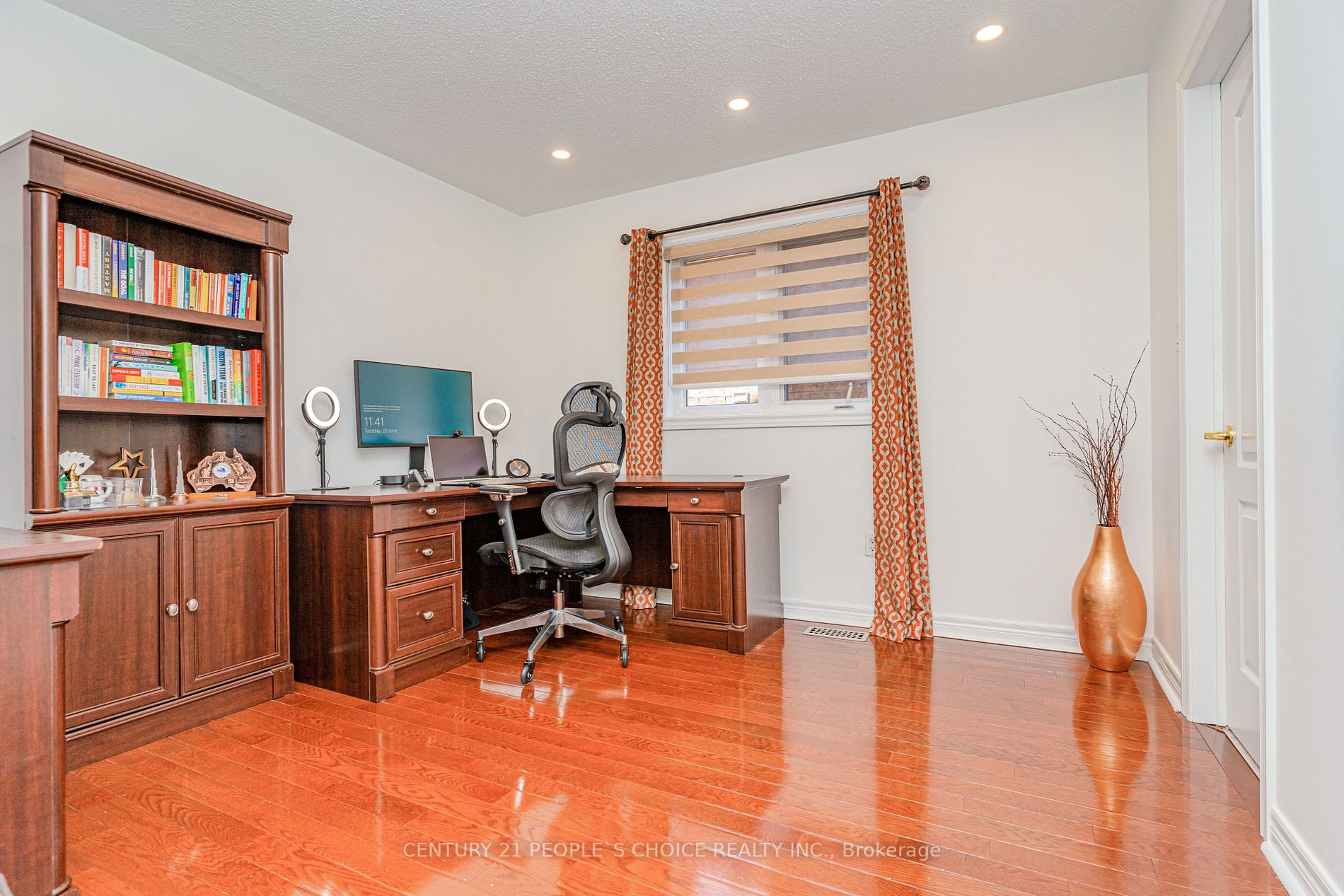 87 Serene Way