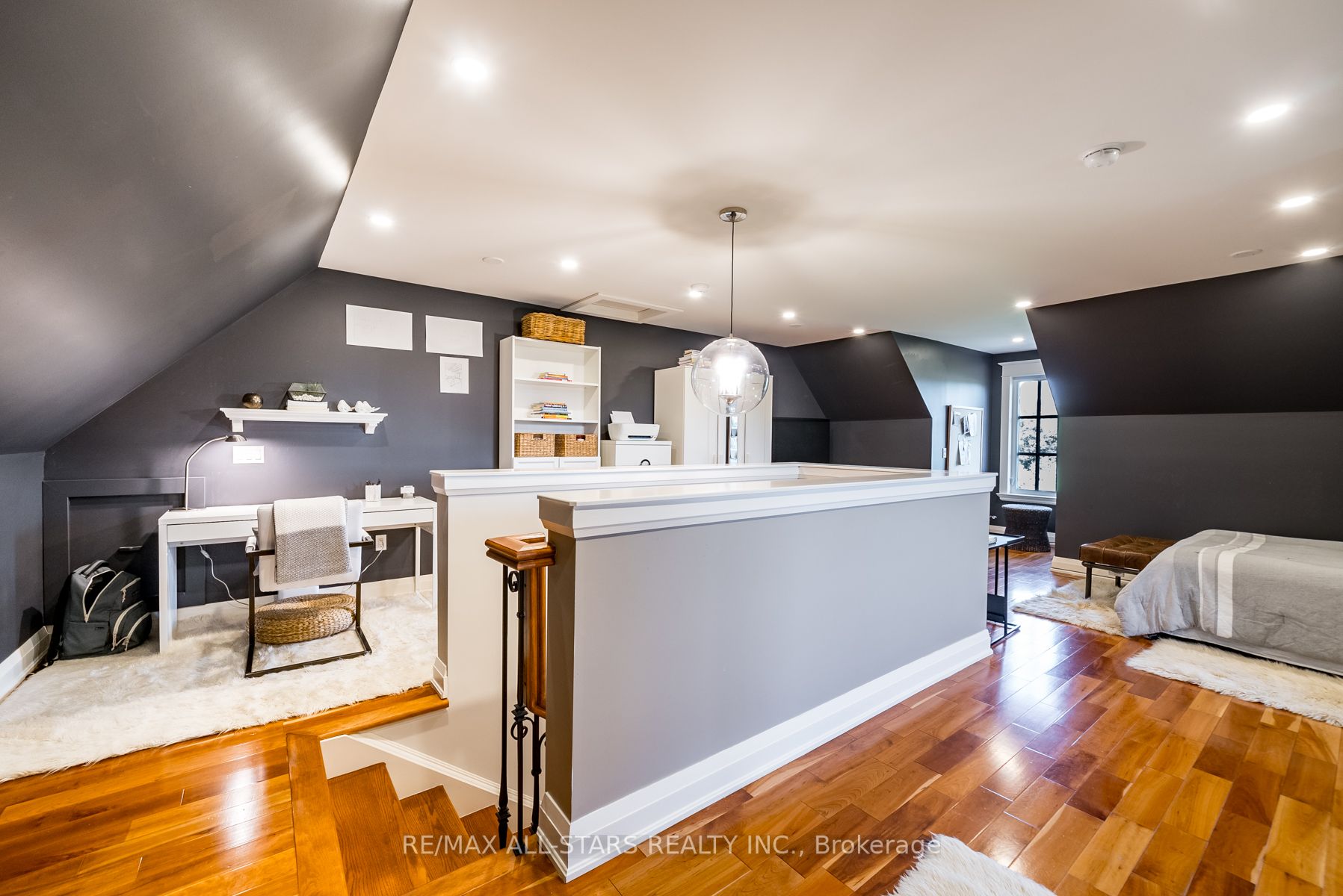 15 Earl Cook Dr