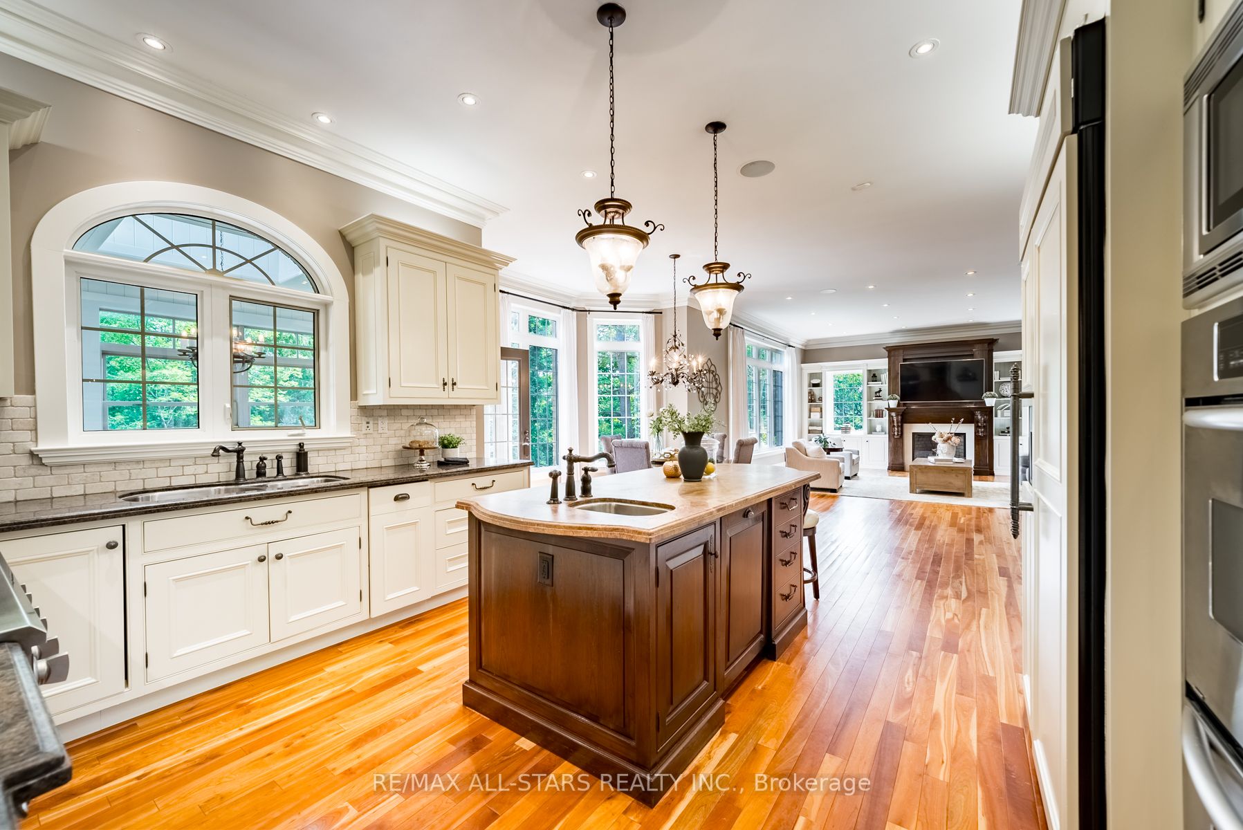15 Earl Cook Dr