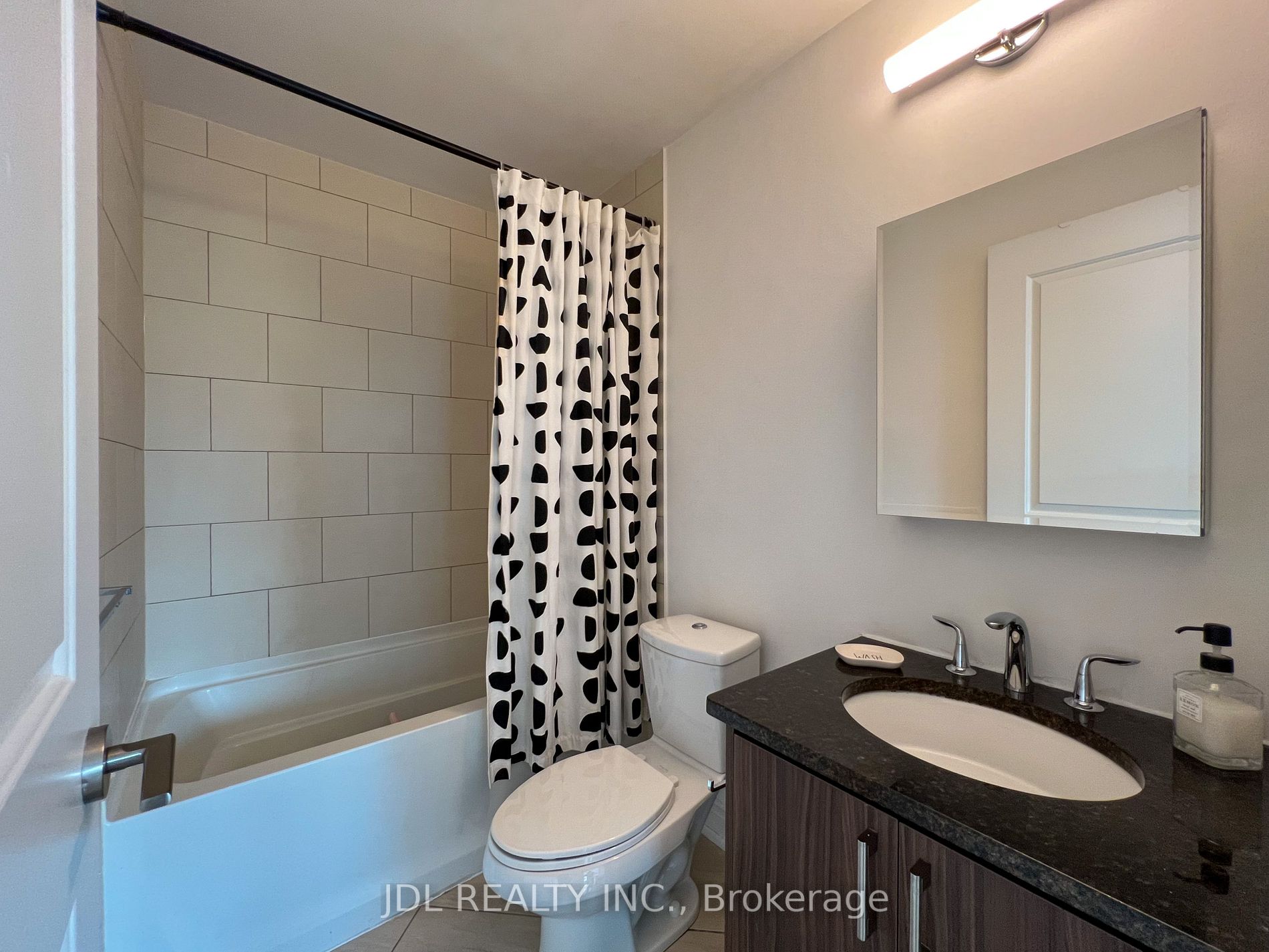 9090 Yonge St, #202B