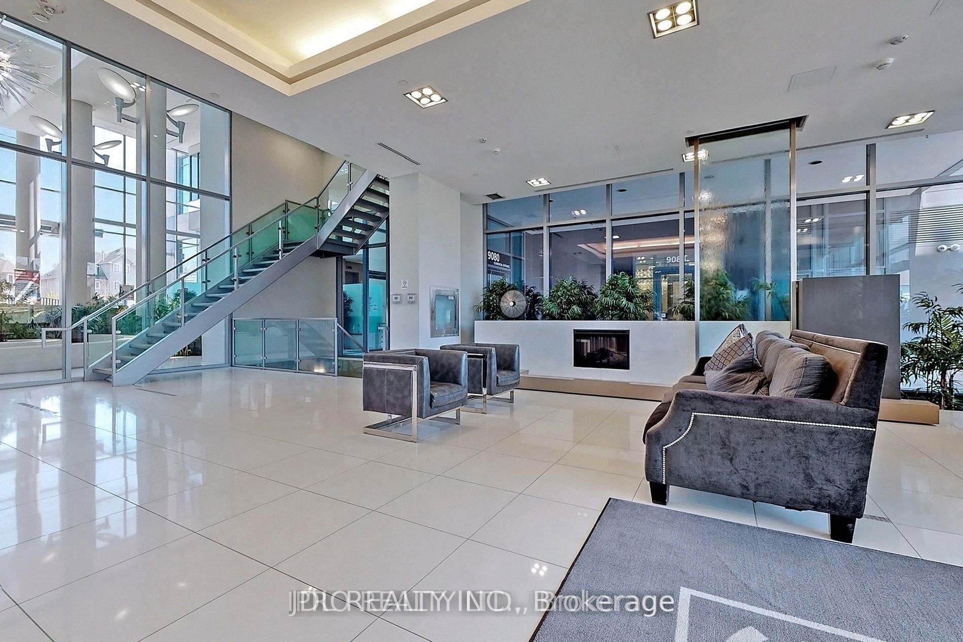 9090 Yonge St, #202B