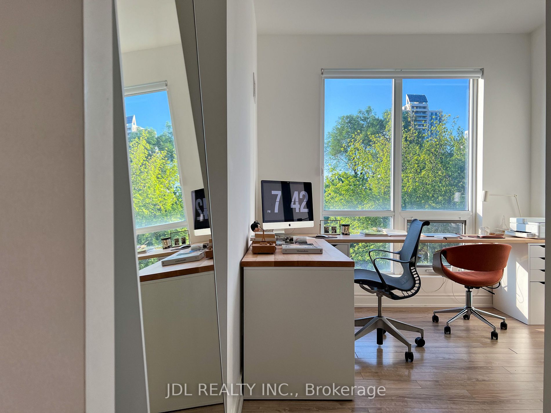 9090 Yonge St, #202B