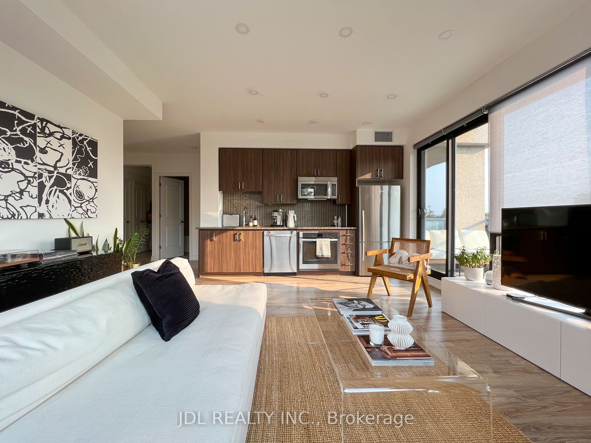 9090 Yonge St, #202B