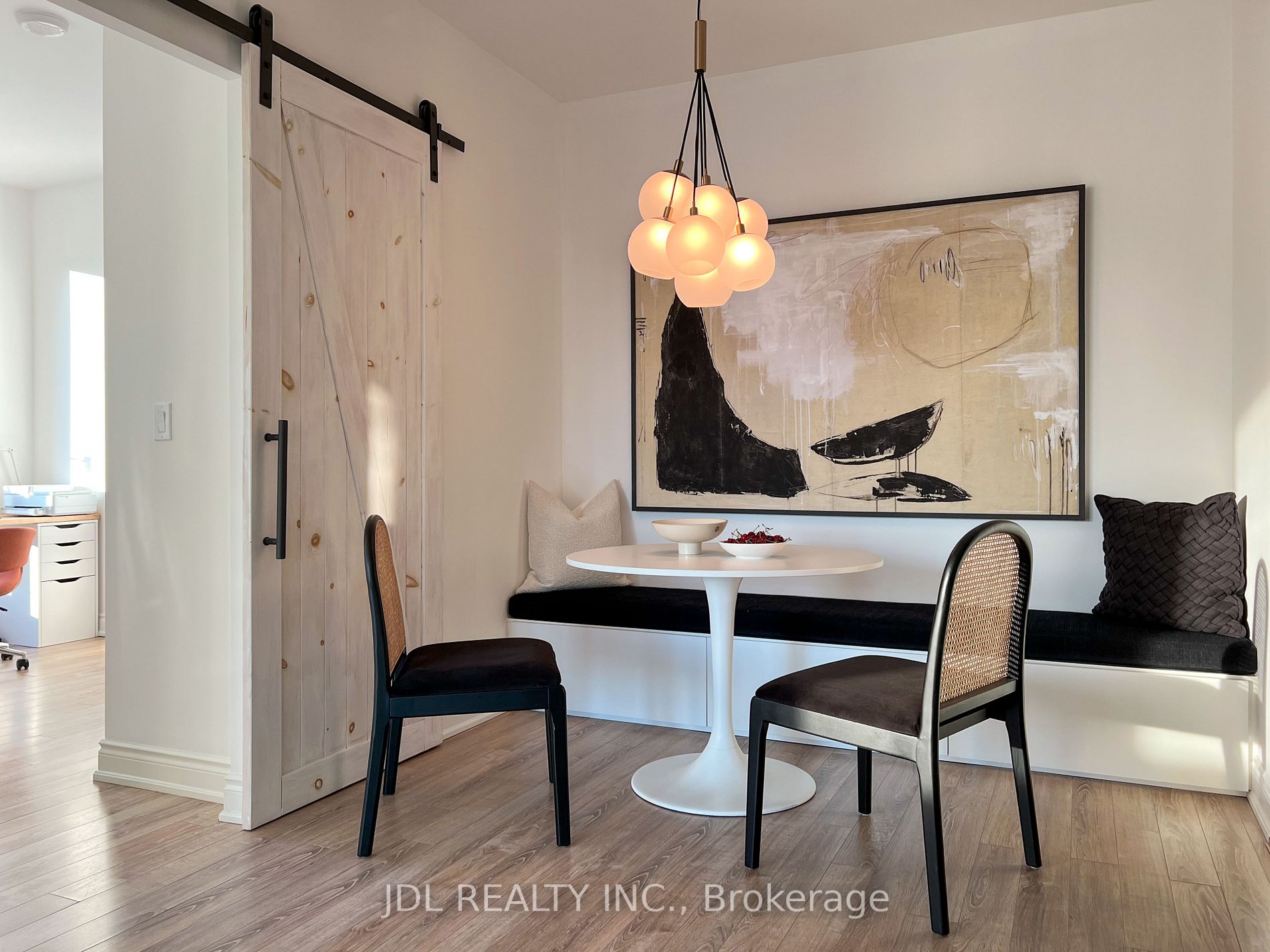 9090 Yonge St, #202B