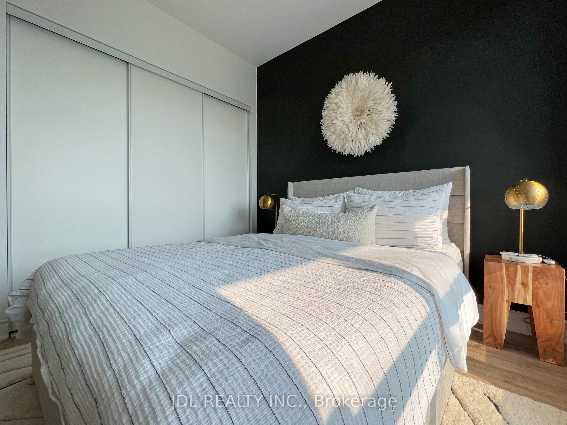 9090 Yonge St, #202B