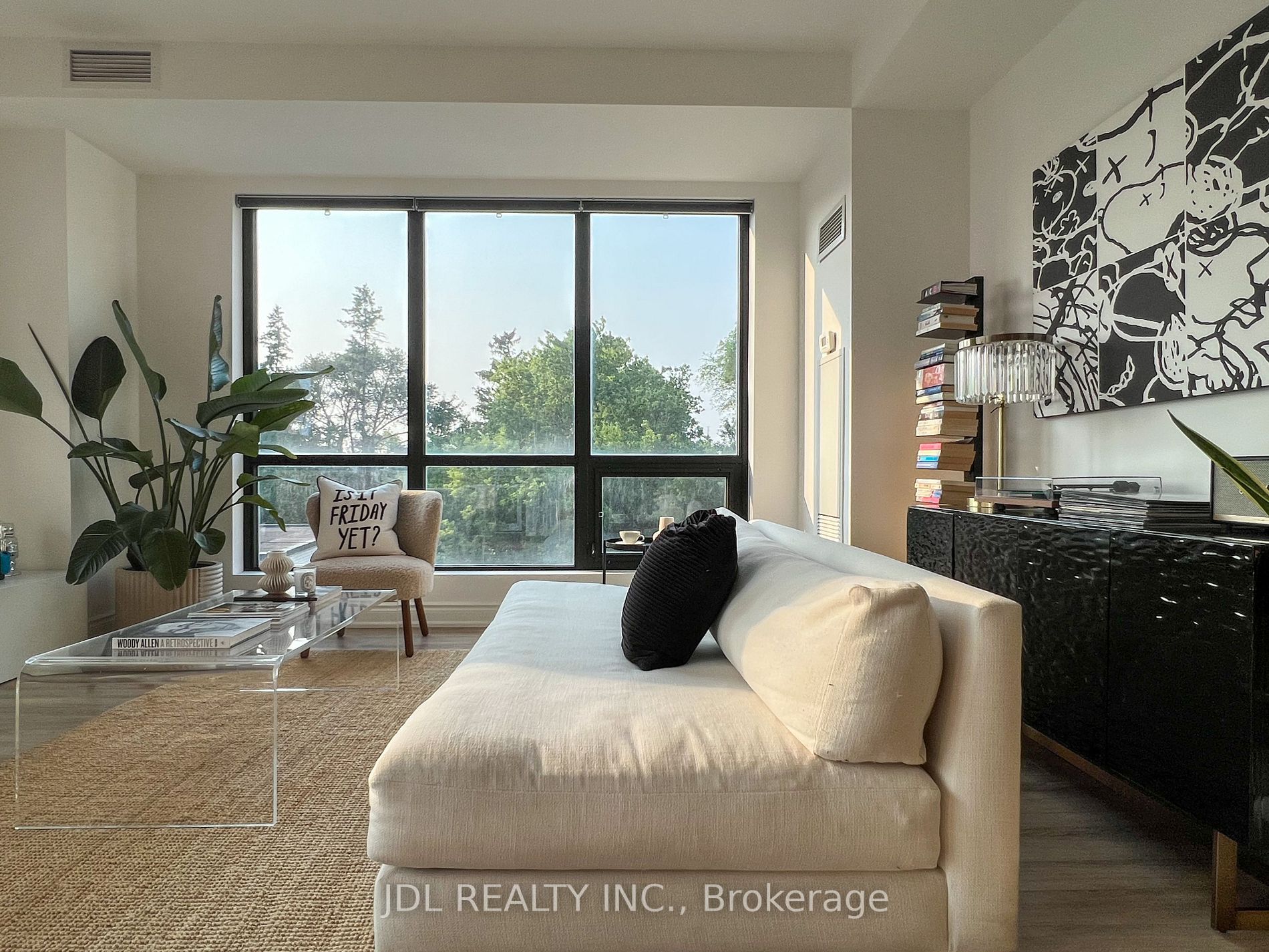 9090 Yonge St, #202B