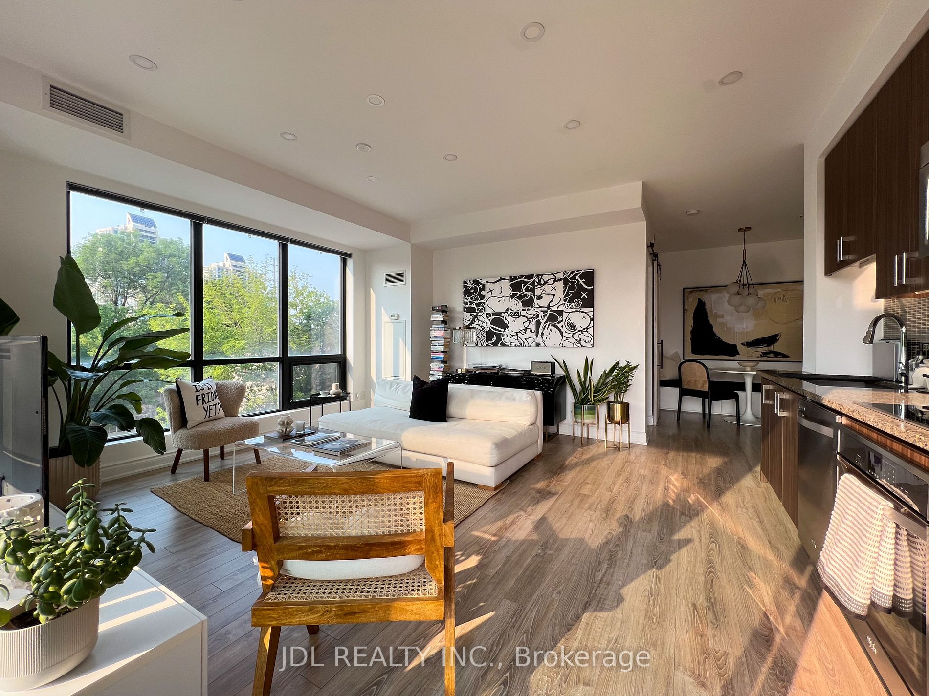 9090 Yonge St, #202B