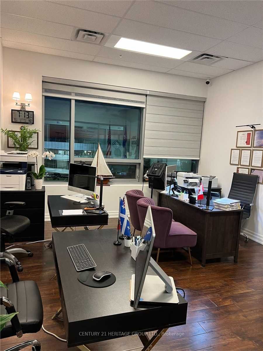 7163 Yonge St, #257