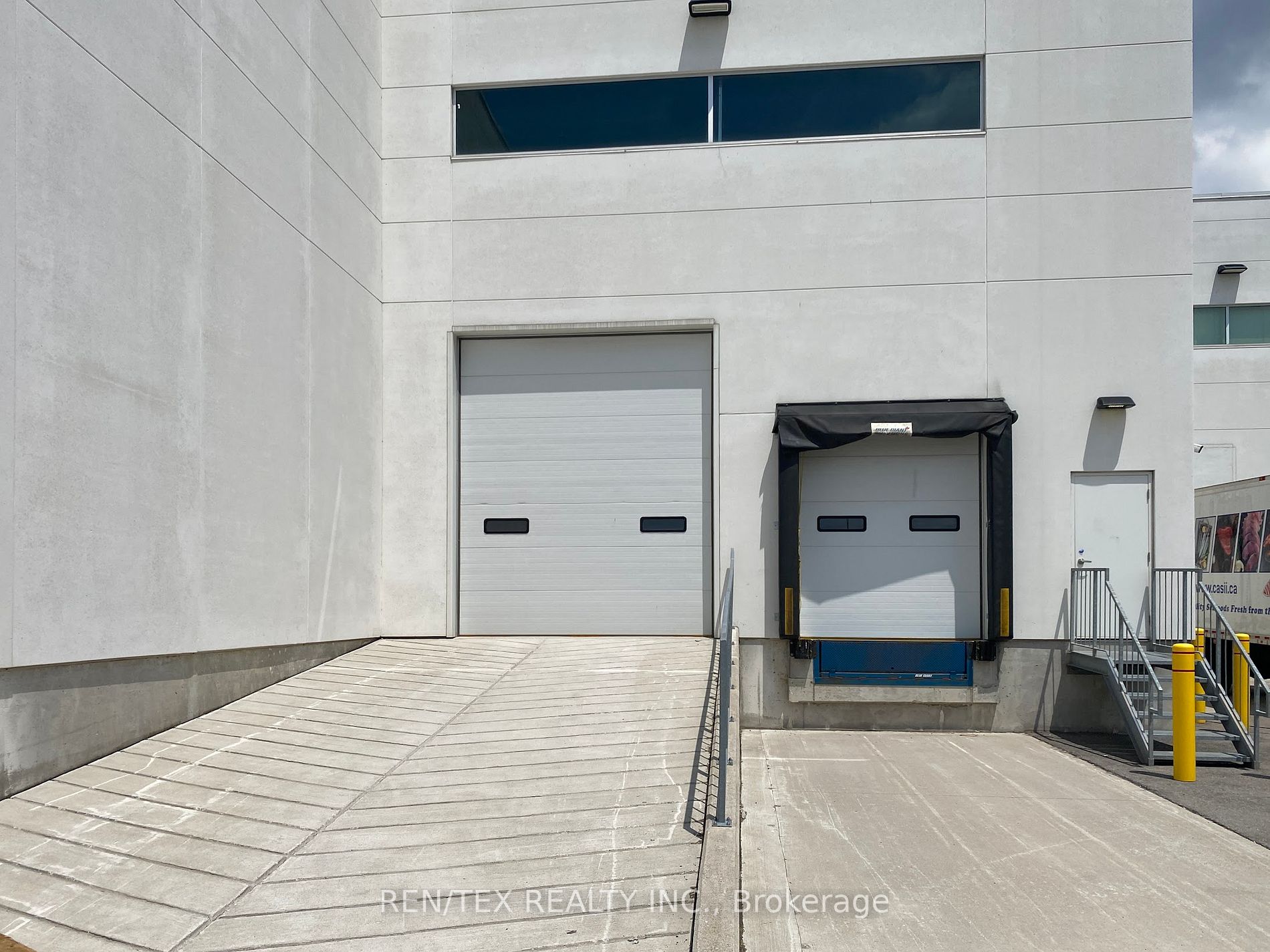225 Gibraltar Rd, #2