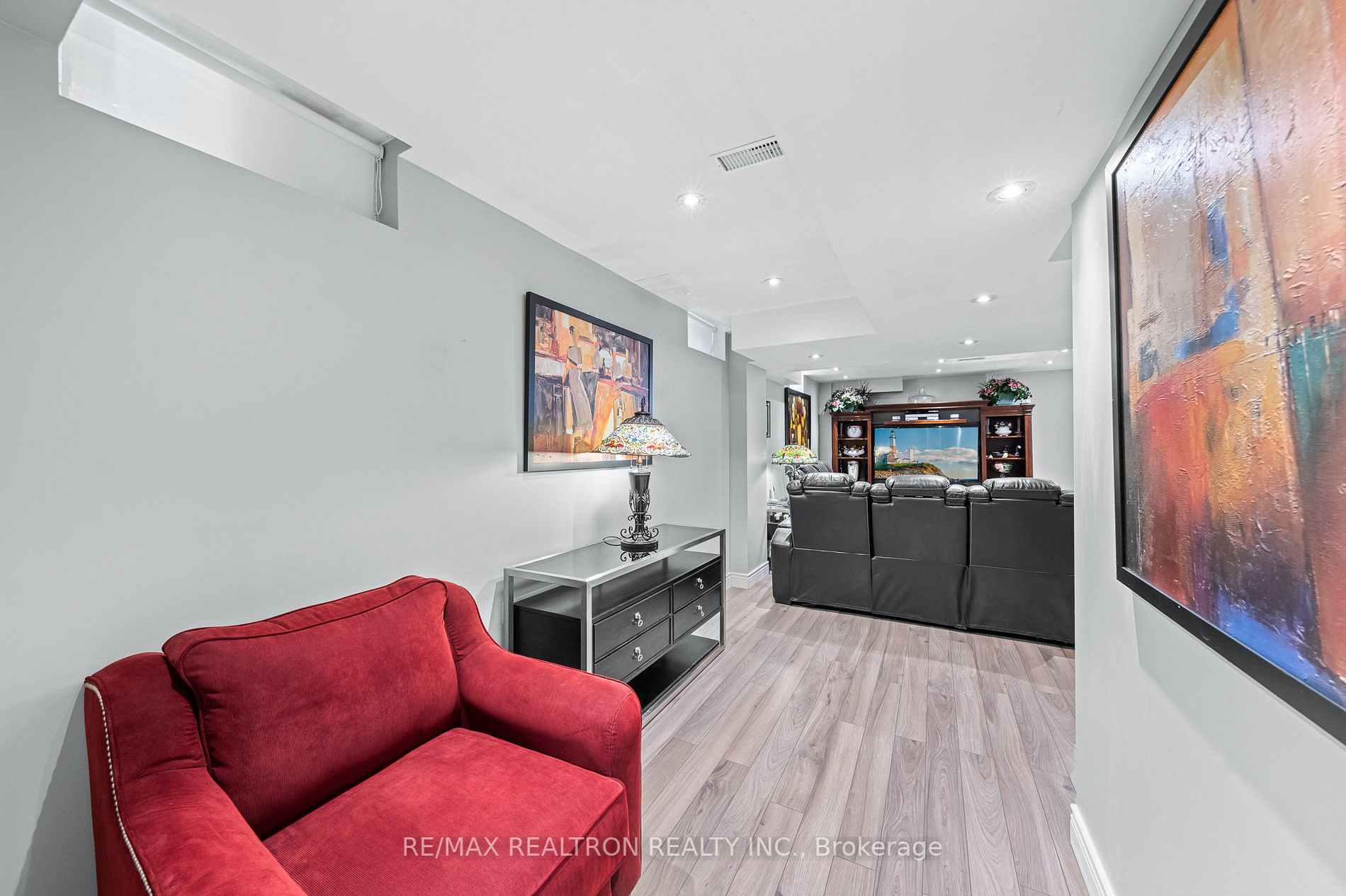 94 Merton St