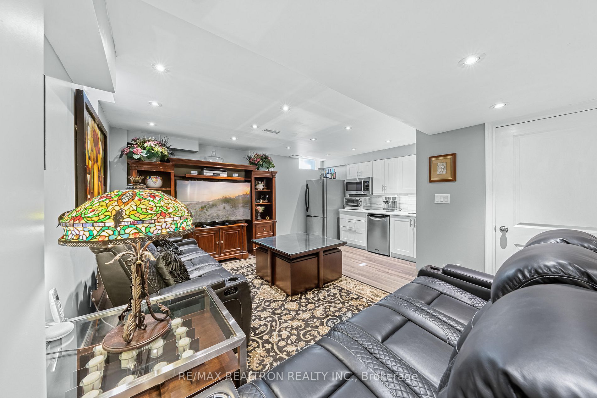 94 Merton St