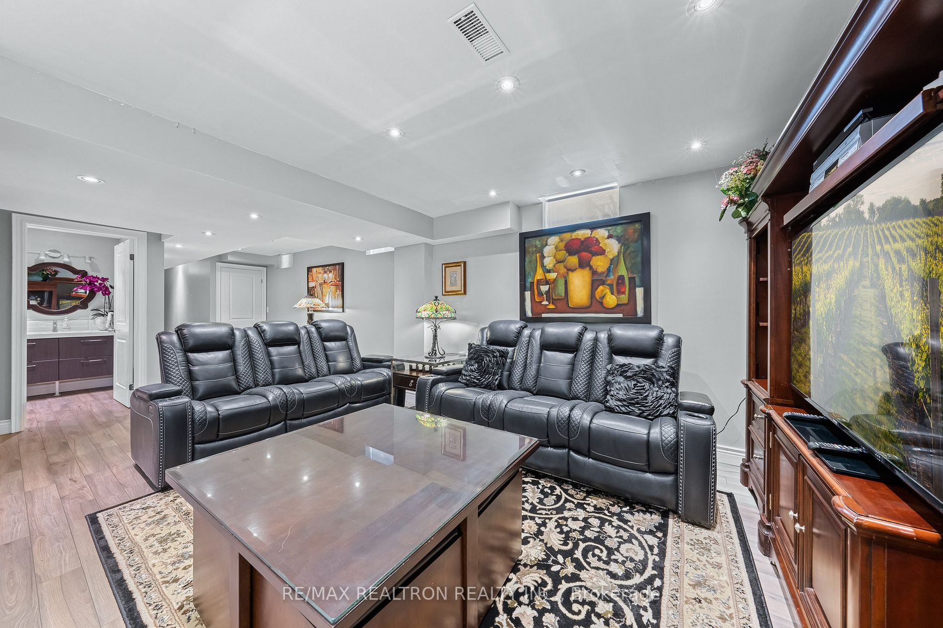 94 Merton St