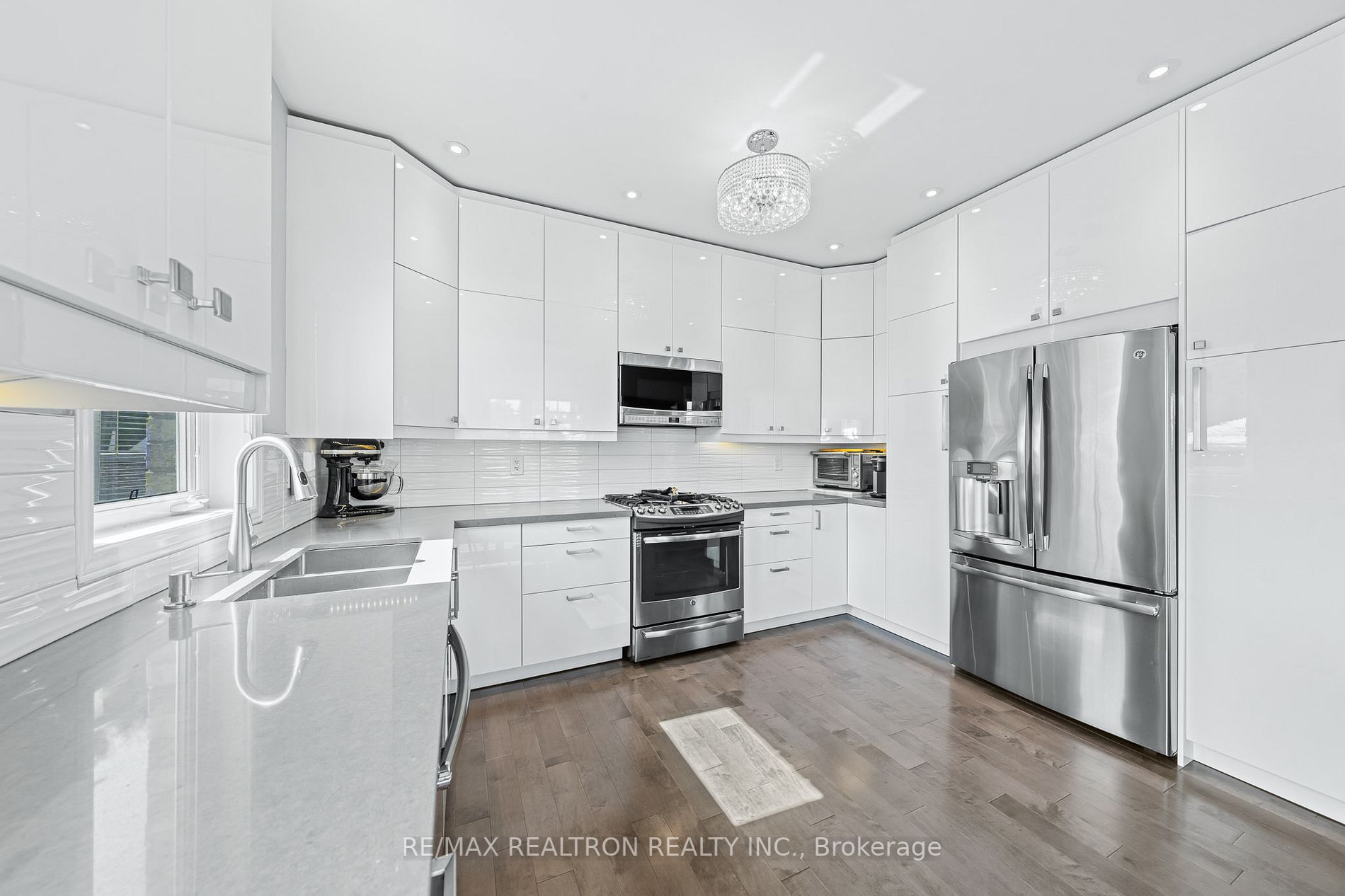 94 Merton St