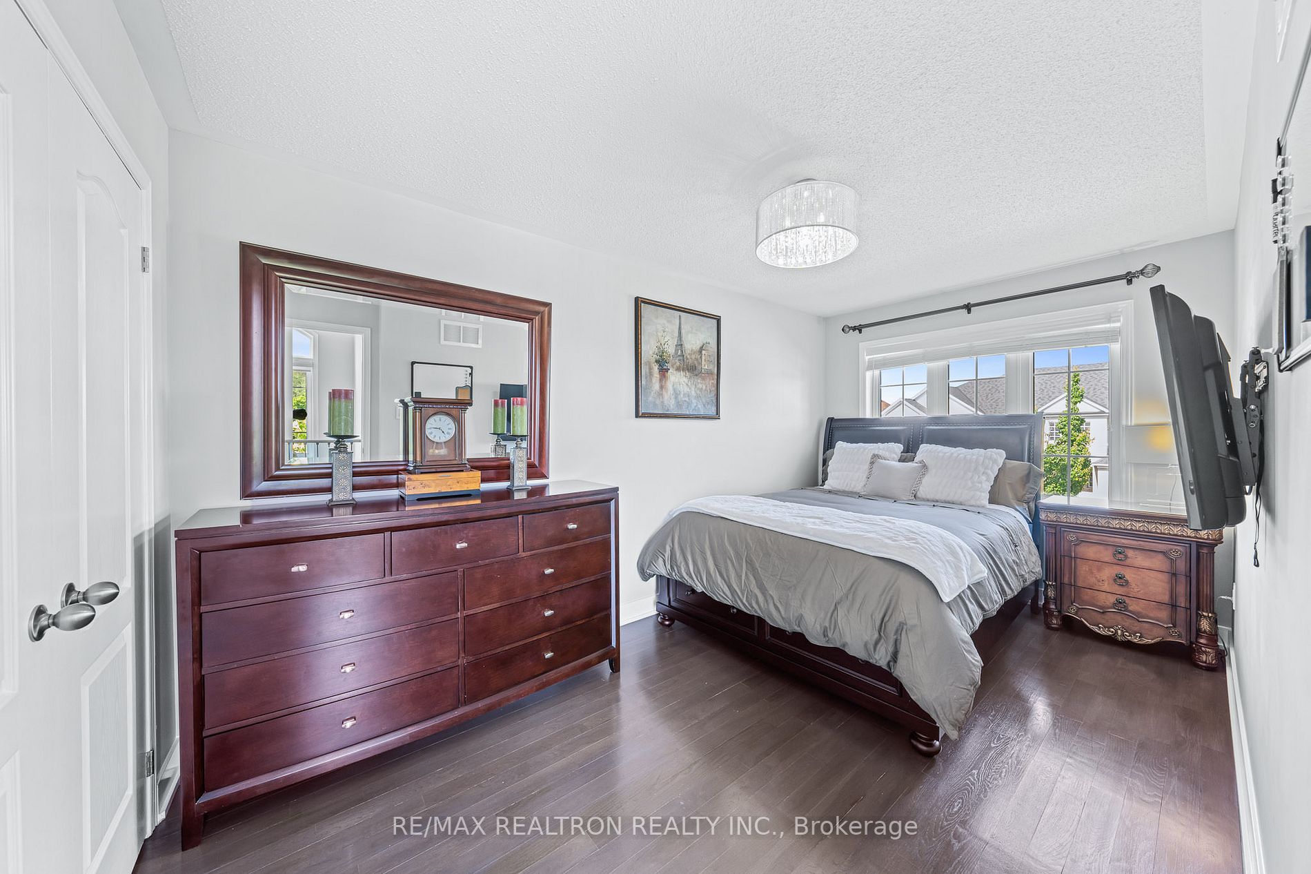 94 Merton St
