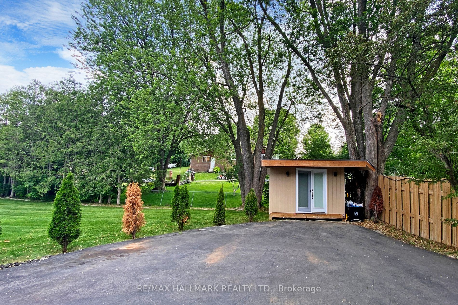 115 Lynwood Cres