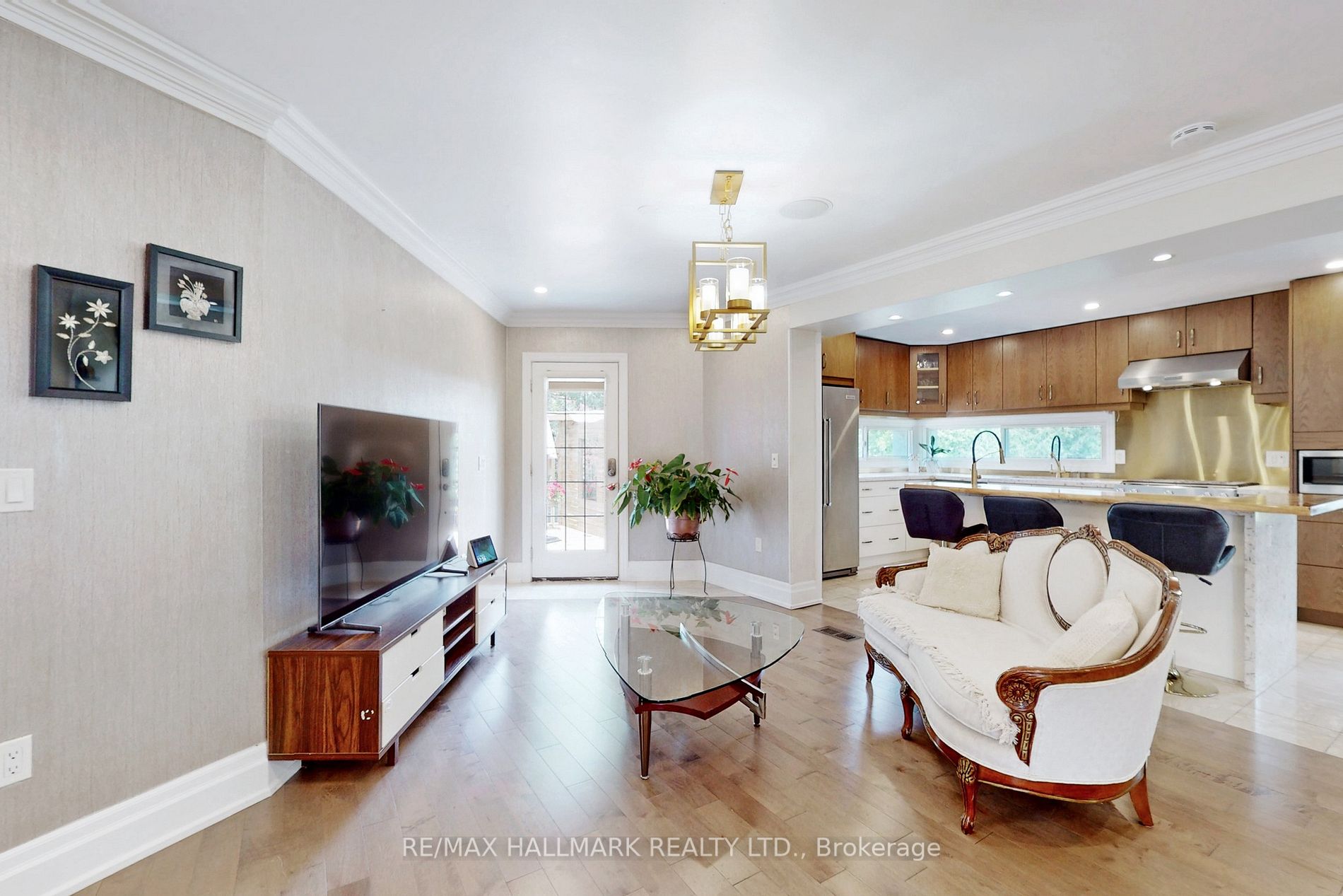 115 Lynwood Cres