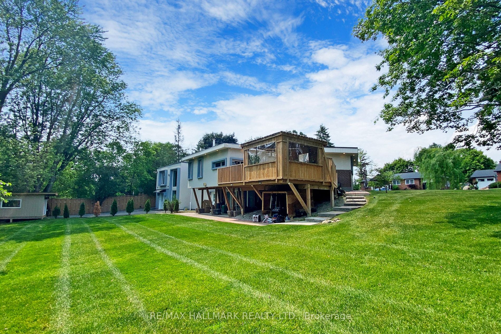 115 Lynwood Cres