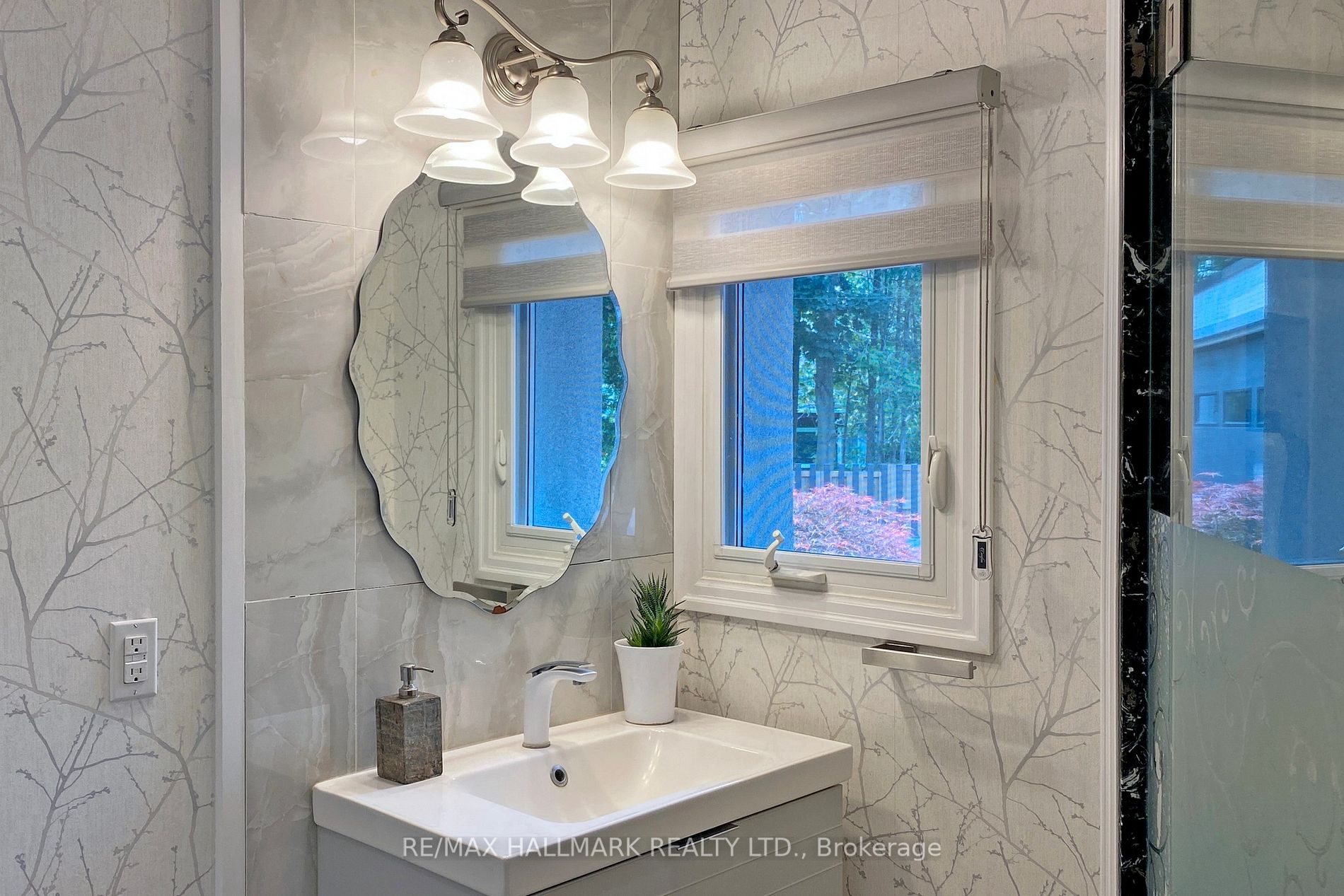 115 Lynwood Cres