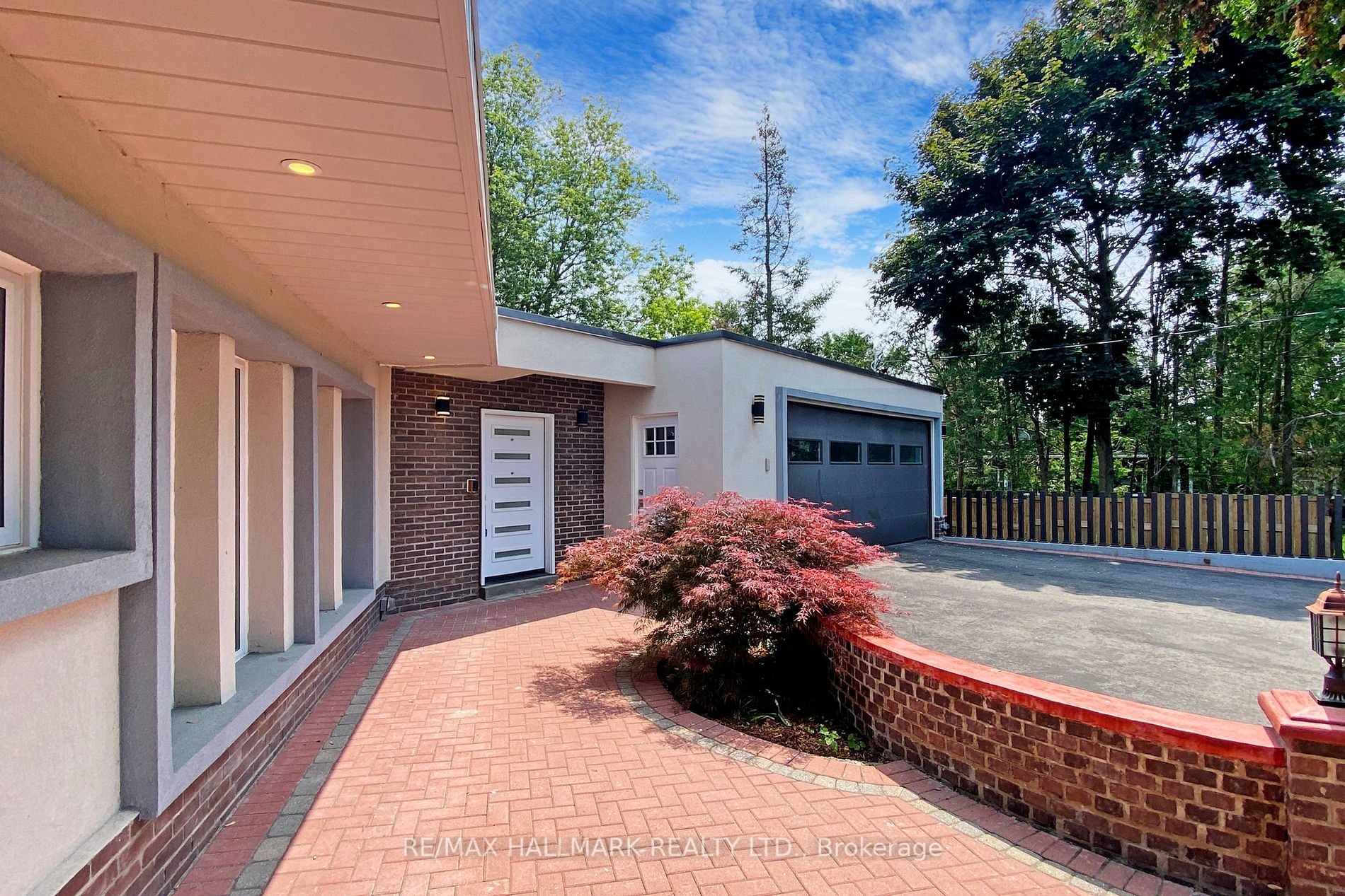 115 Lynwood Cres