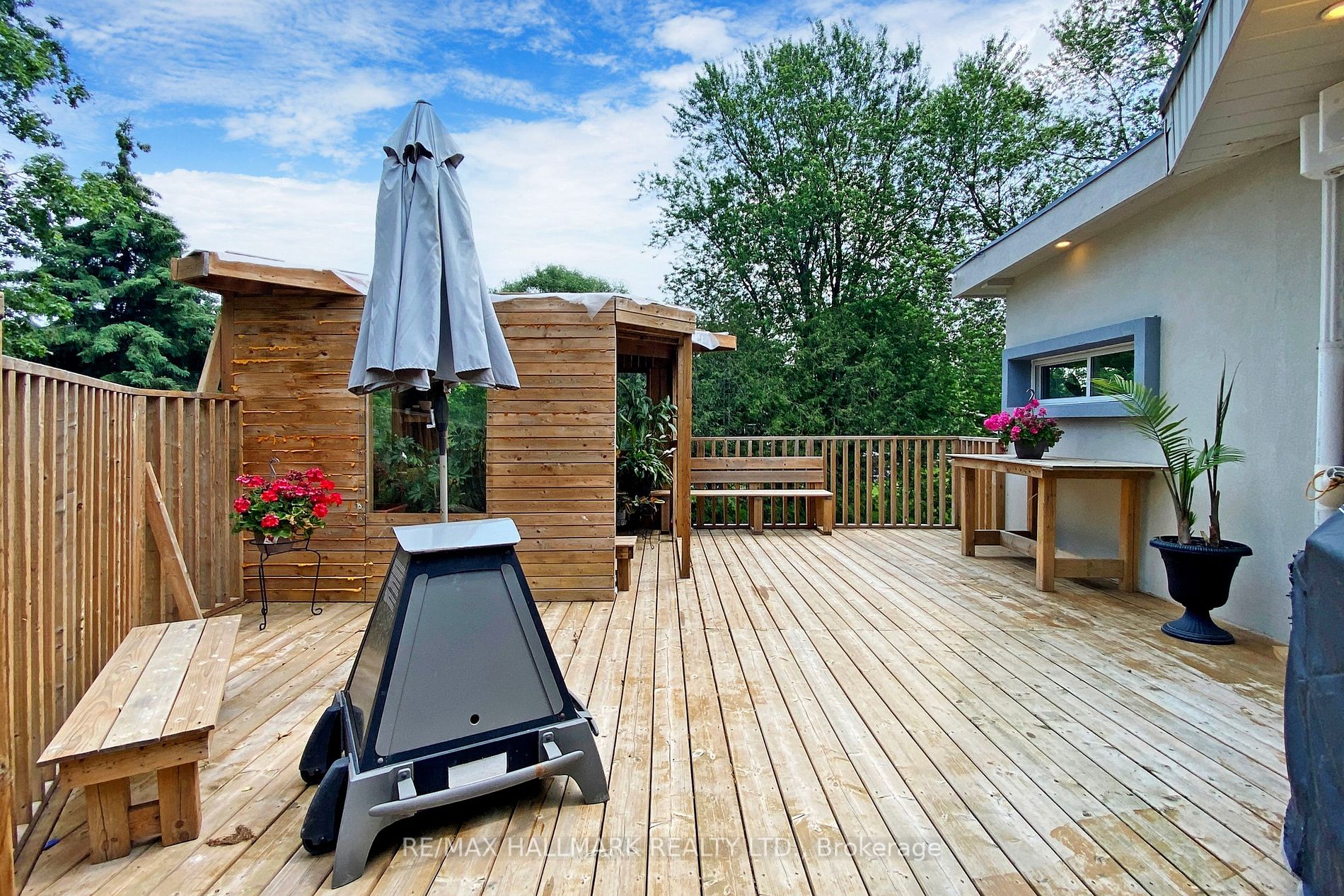 115 Lynwood Cres