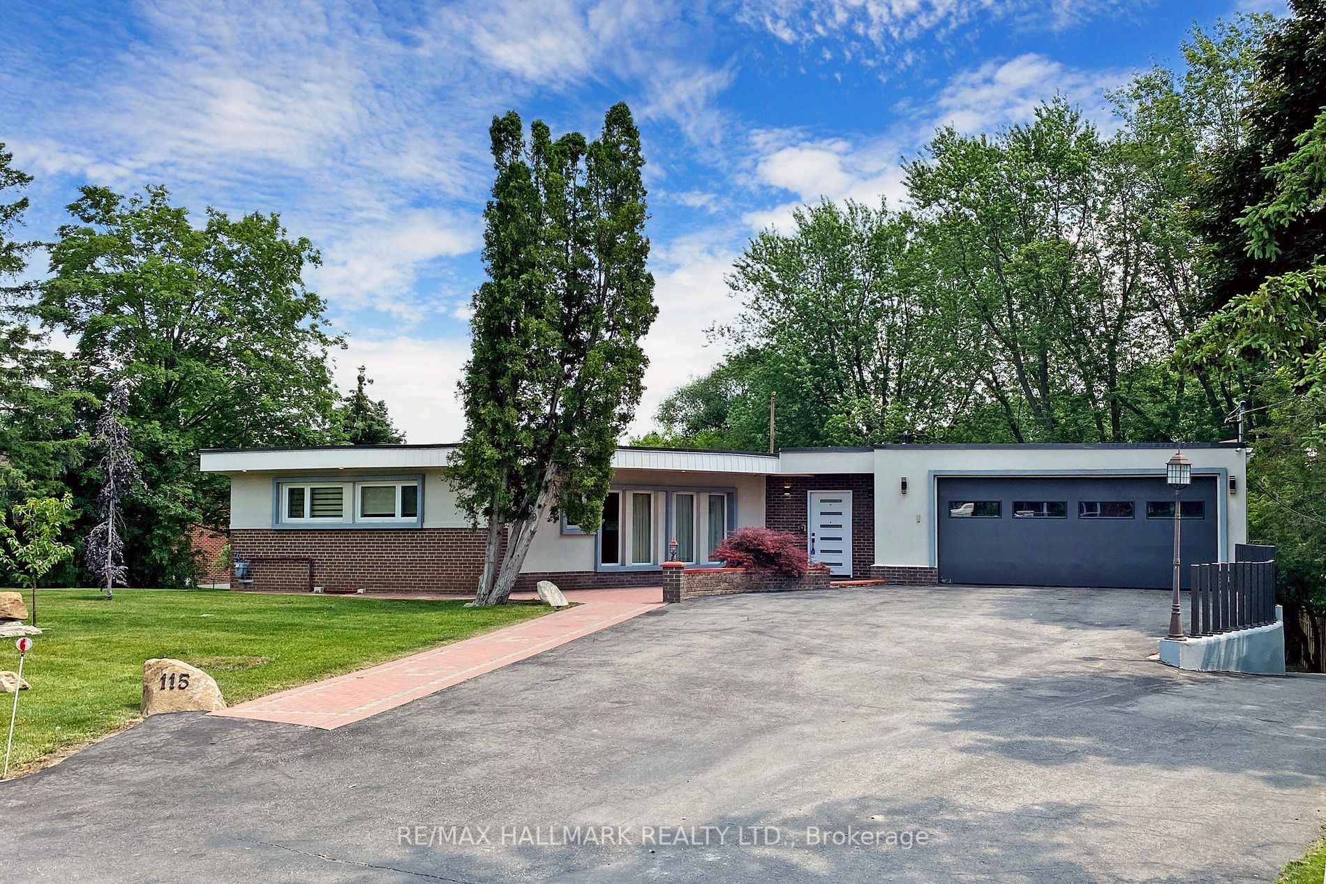 115 Lynwood Cres