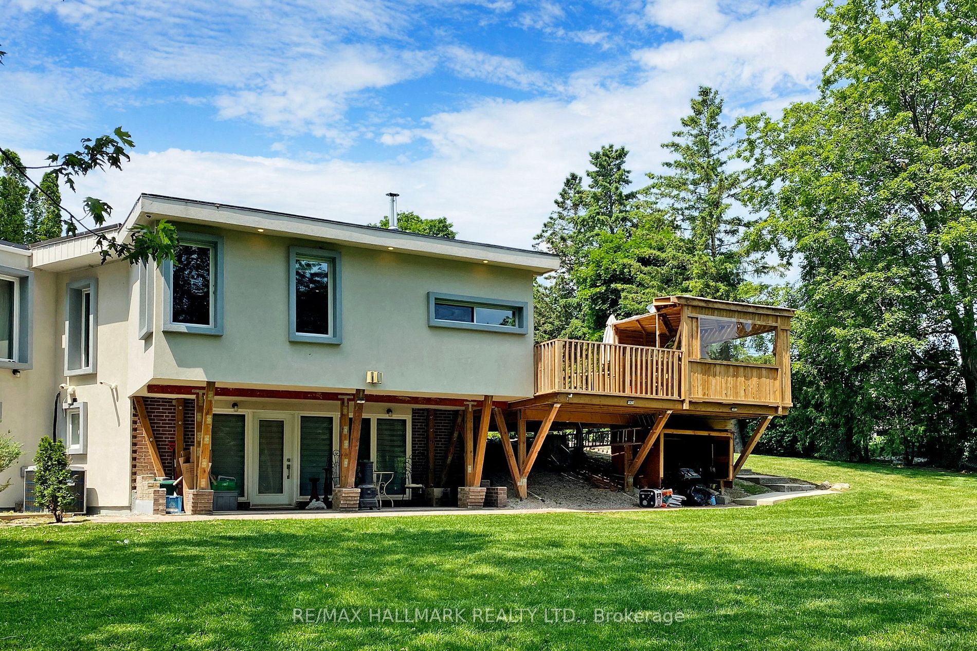 115 Lynwood Cres