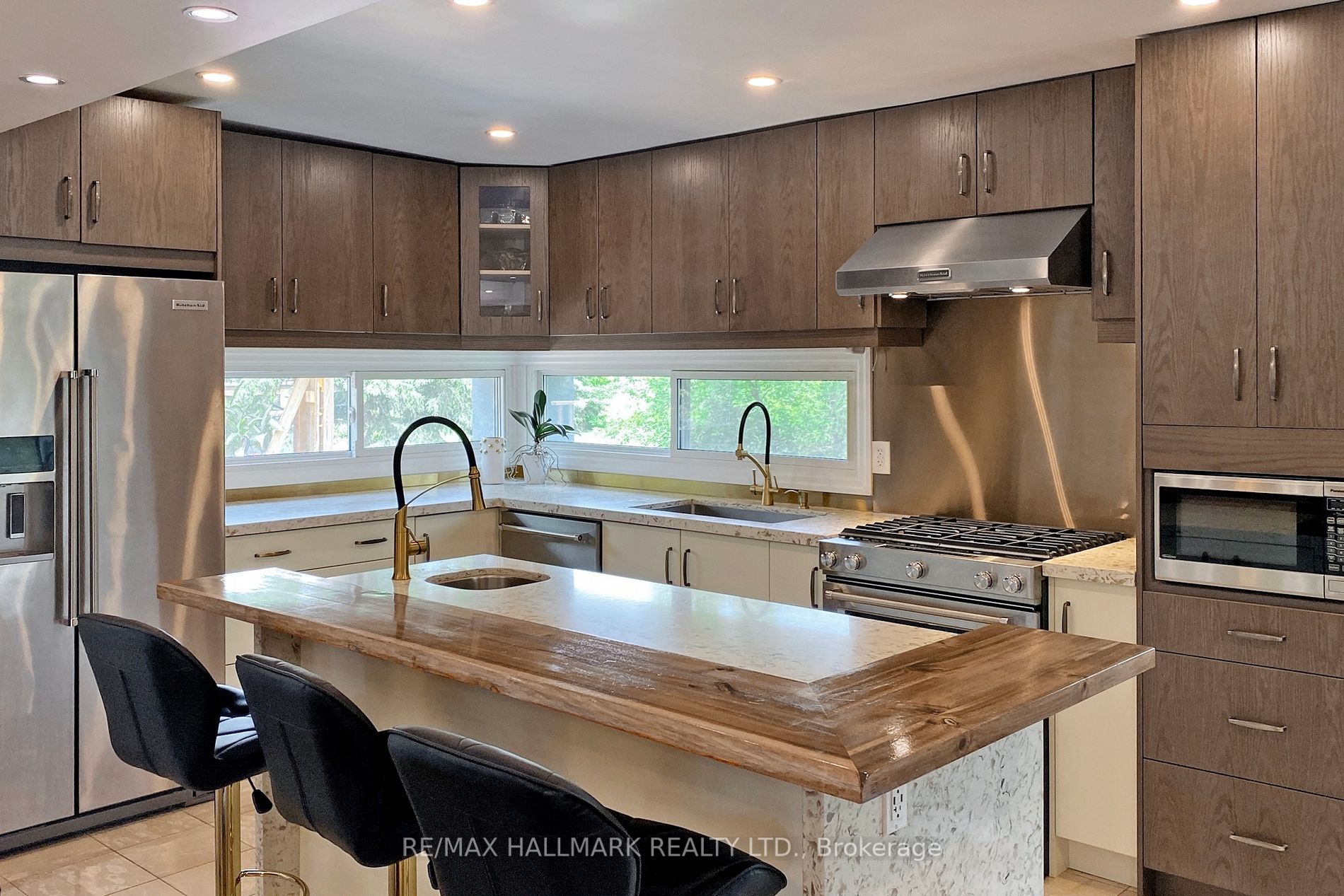 115 Lynwood Cres