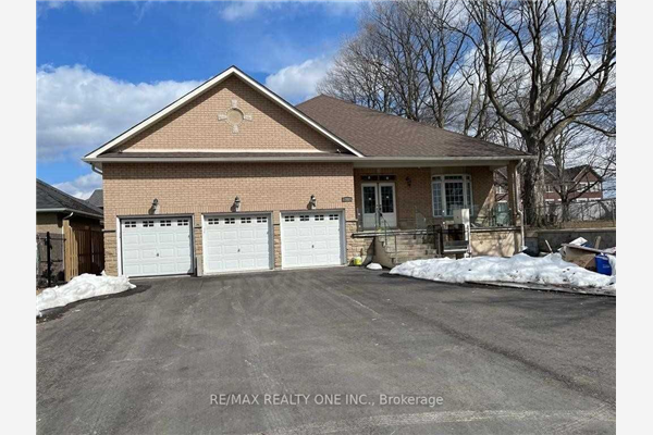 13029 Bathurst St, Richmond Hill
