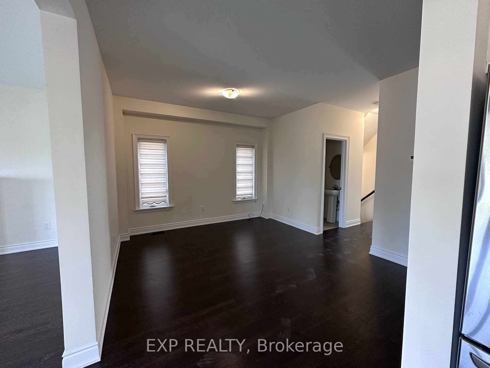 31 Lorne Thomas Place